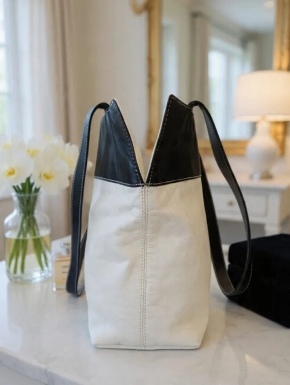 Chanel Vintage  Black & White Lambskin CC Shopper Tote 1997-1999 ✨️💕